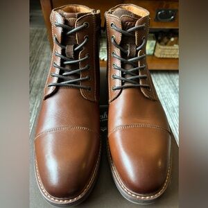 Chalet Leather Cap Toe Boot (Men) Florsheim Size 8 1/2 M. Excellent condition